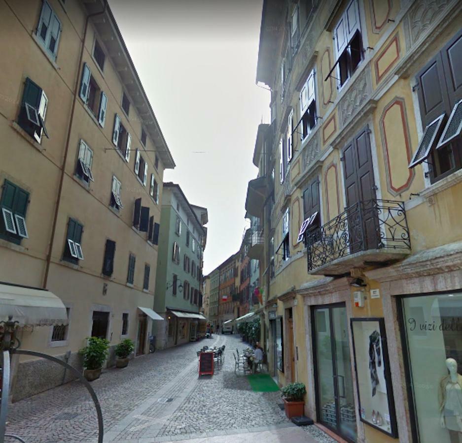 City Heart Riva del Garda Esterno foto